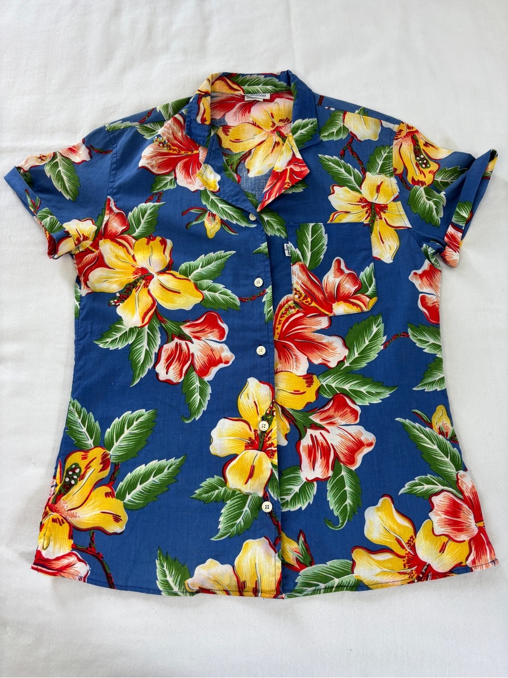 Vintage Levi's Blue Floral Hawaiian Tiki Short Sleeve Camp Shirt Womens Small